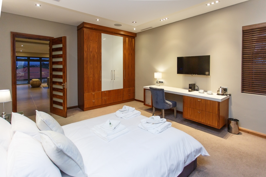 5 Bedroom Property for Sale in Oewersig Western Cape